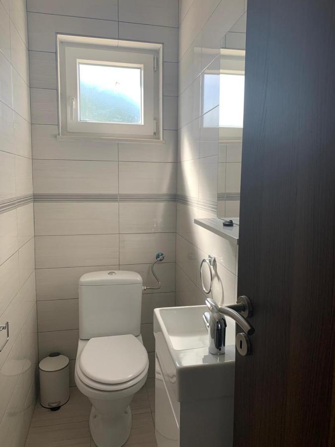 La Dolce Vita Apartment Posedarje Bagian luar foto