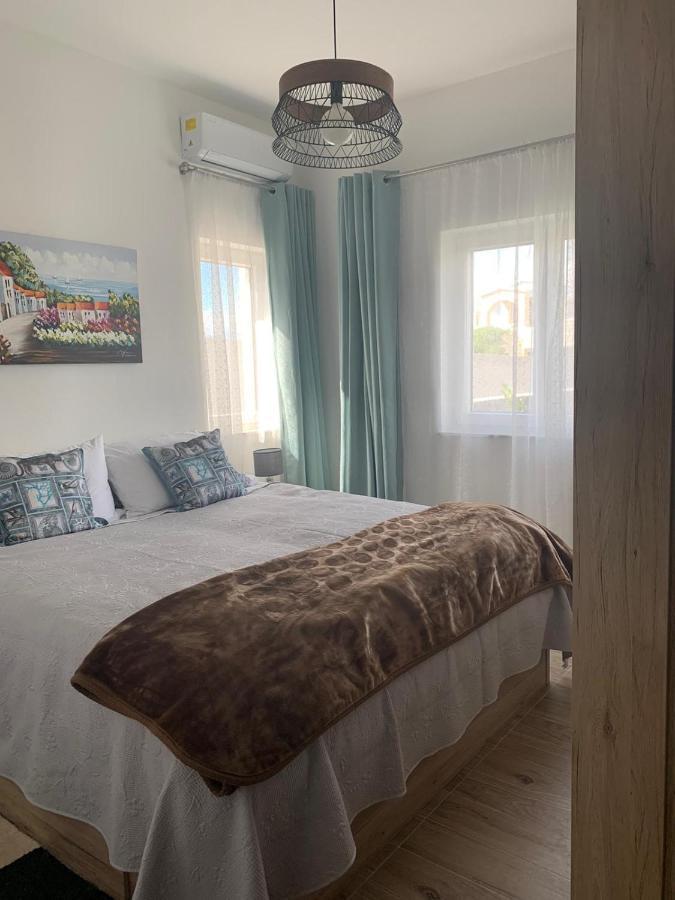 La Dolce Vita Apartment Posedarje Bagian luar foto