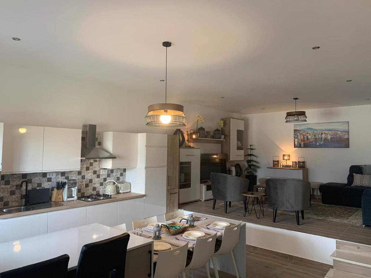 La Dolce Vita Apartment Posedarje Bagian luar foto