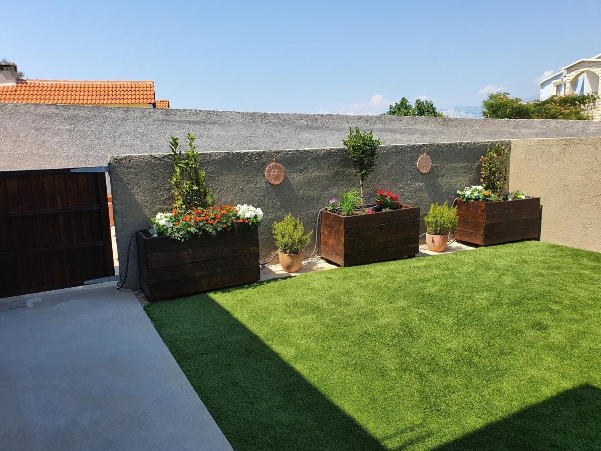 La Dolce Vita Apartment Posedarje Bagian luar foto