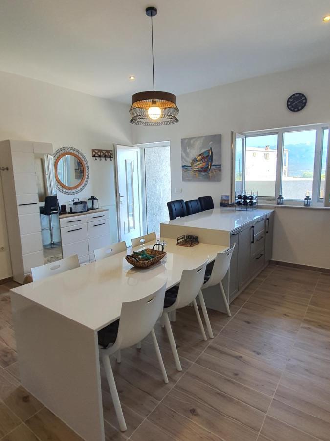 La Dolce Vita Apartment Posedarje Bagian luar foto
