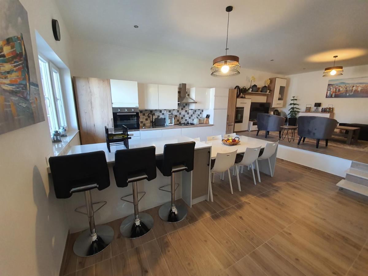 La Dolce Vita Apartment Posedarje Bagian luar foto
